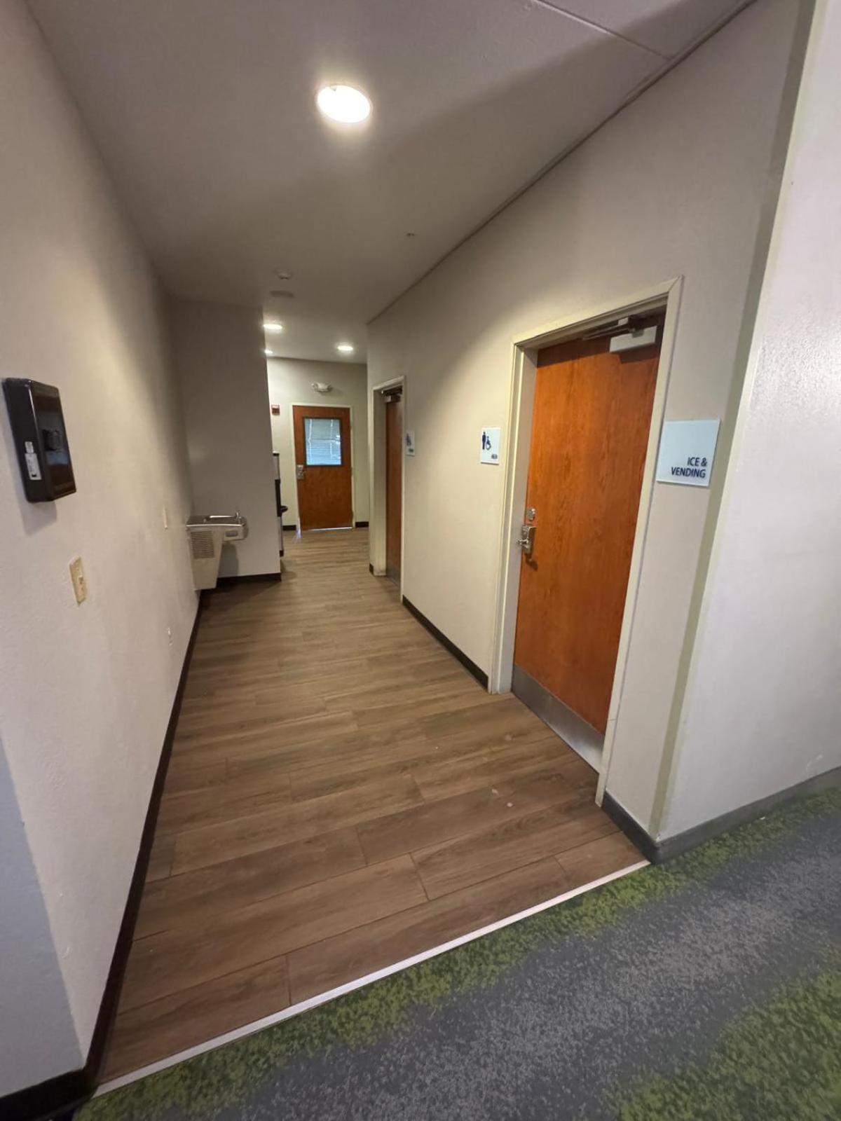 Hotel Wyndham Garden Anchorage Airport Exterior foto